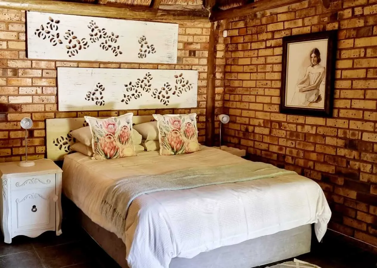 En-suite bedroom | Kayanzee Lodge - Free State - Parys - Vaal River