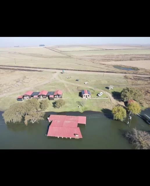 Chalets and jetty on the pan | Ons-Pan - Mpumalanga - Amersfoort