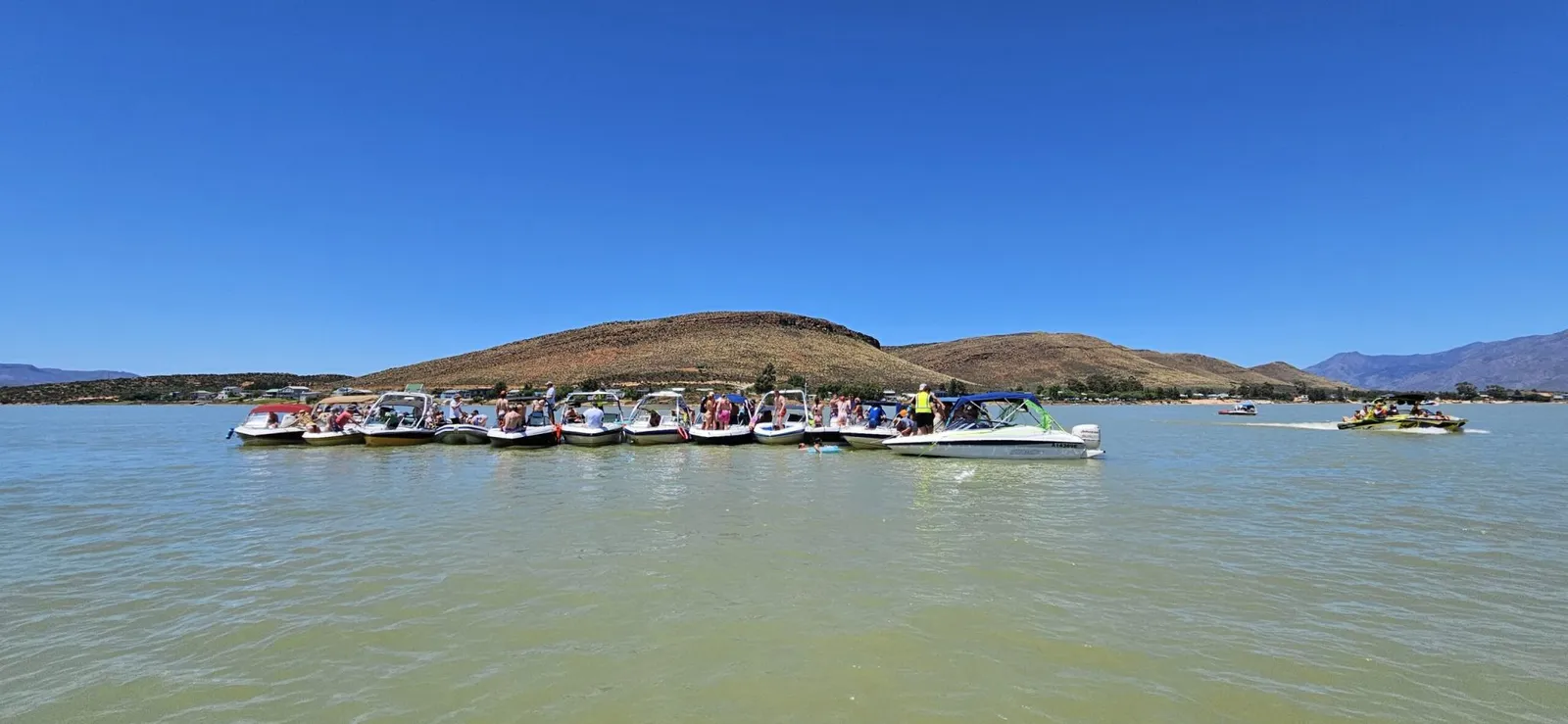 Boats on the dam | Quaggaskloof Waterski Club - Western Cape - Worcester - Brandvlei Dam (Quaggaskloof)