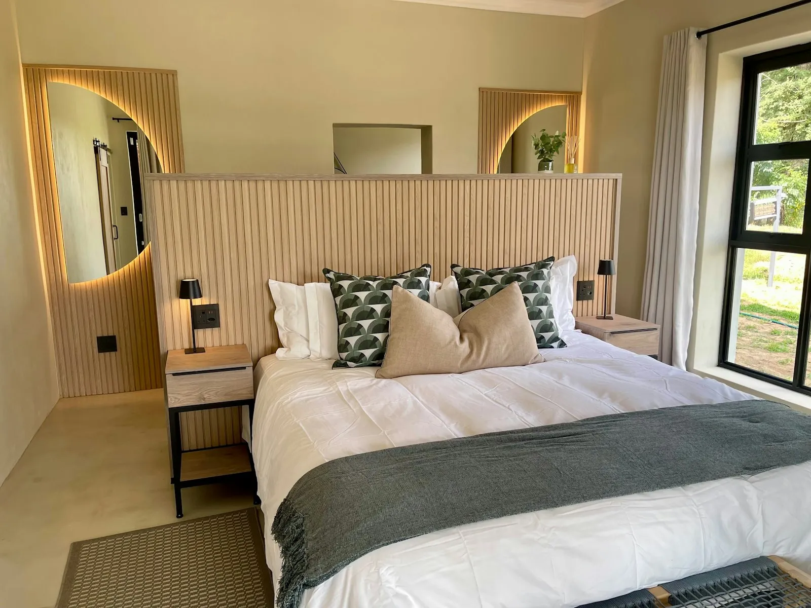 King bedroom with fluted headboard at Shadowleaf, Groendraai River Cottages | Groendraai River Cottages - Shadowleaf - Limpopo - Vaalwater