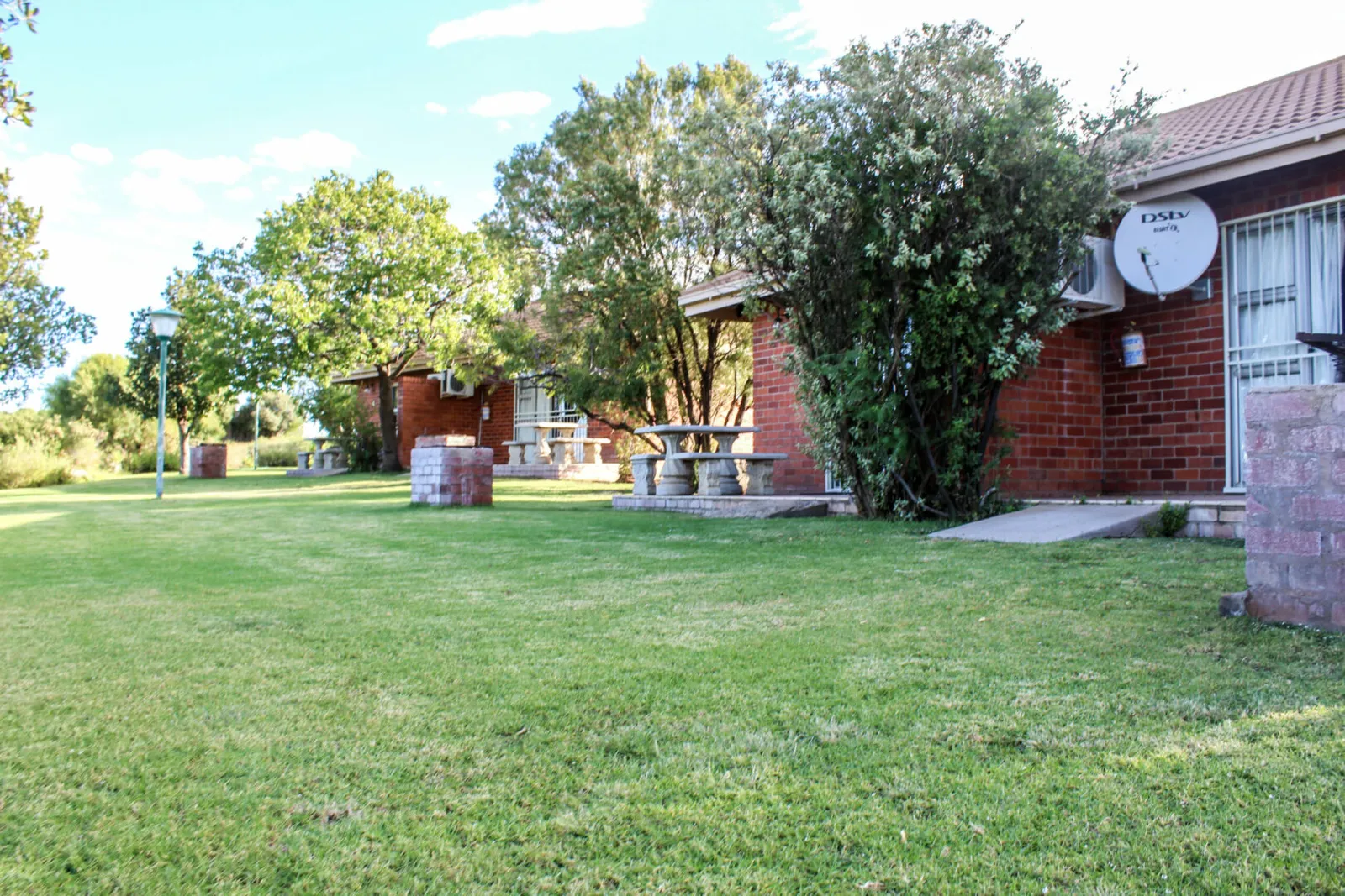 Self-catering chalets with braai areas | Tom's Place - Free State - Bloemfontein - Tierpoort Dam