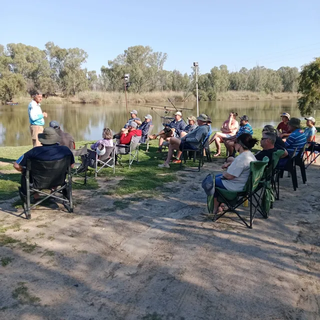 Anglers on the dam bank | Spitskop Dam - Northern Cape - Jan Kempdorp - Spitskop Dam