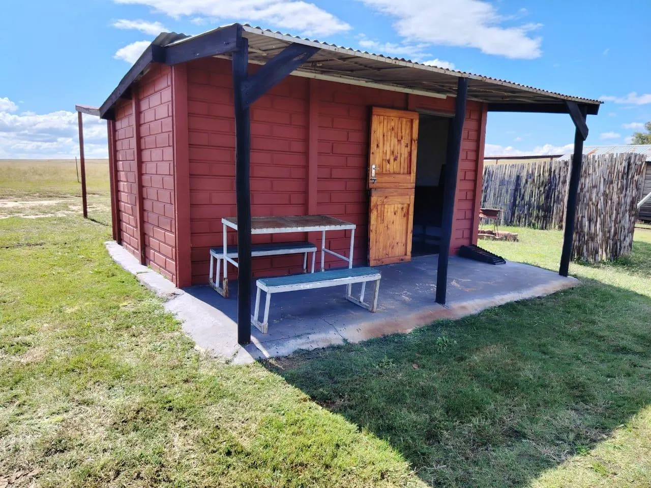 Chalet with outdoor picnic table | Aqua-Via Hengel Oord - Free State - Villiers