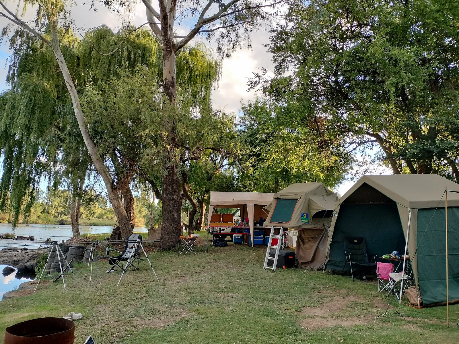Vaal River camp with tents and rod pods | Adonai Fishing & Camping - North West - Lindequesdrif - Vaal River