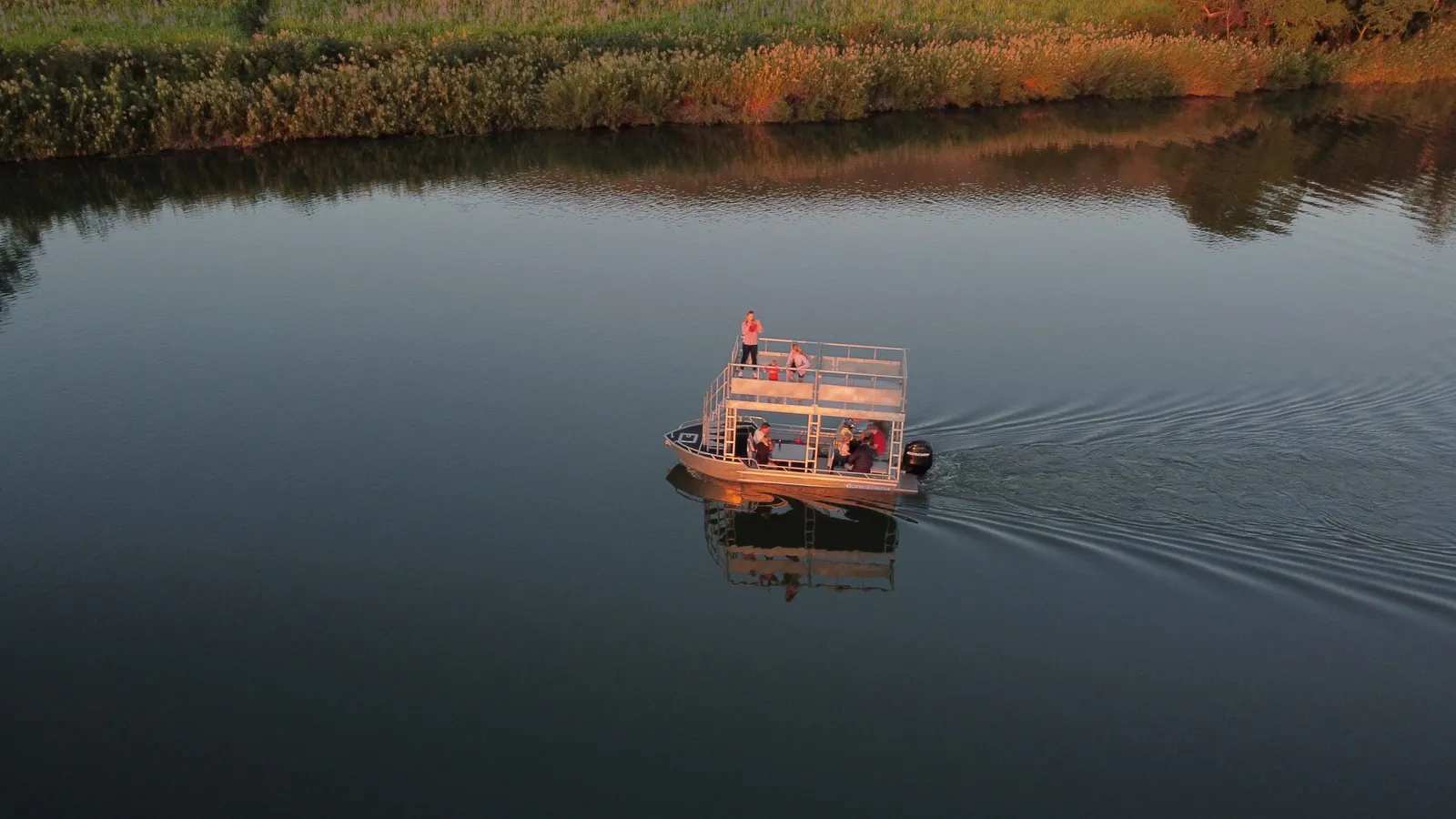 Pontoon boat on the Komati River | River Hill Lodge - Mpumalanga - Komatipoort - Komati River