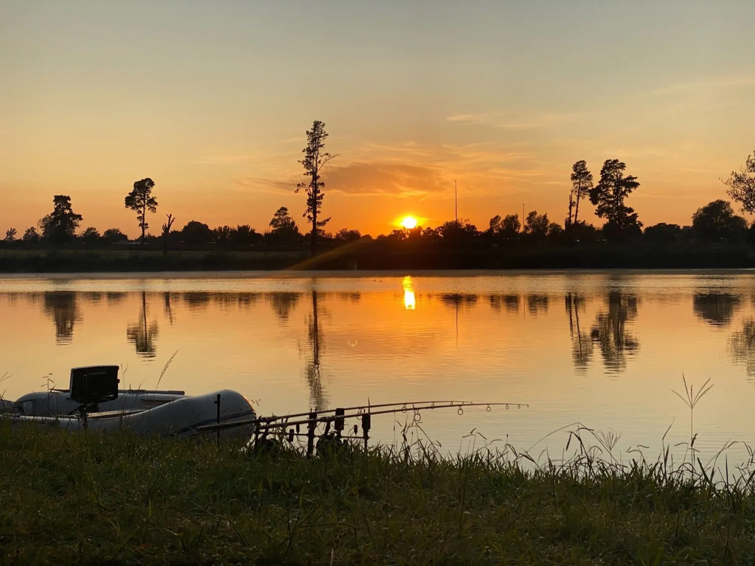 Sunrise over the dam | Donaldson Dam - Gauteng - Westonaria - Donaldson Dam