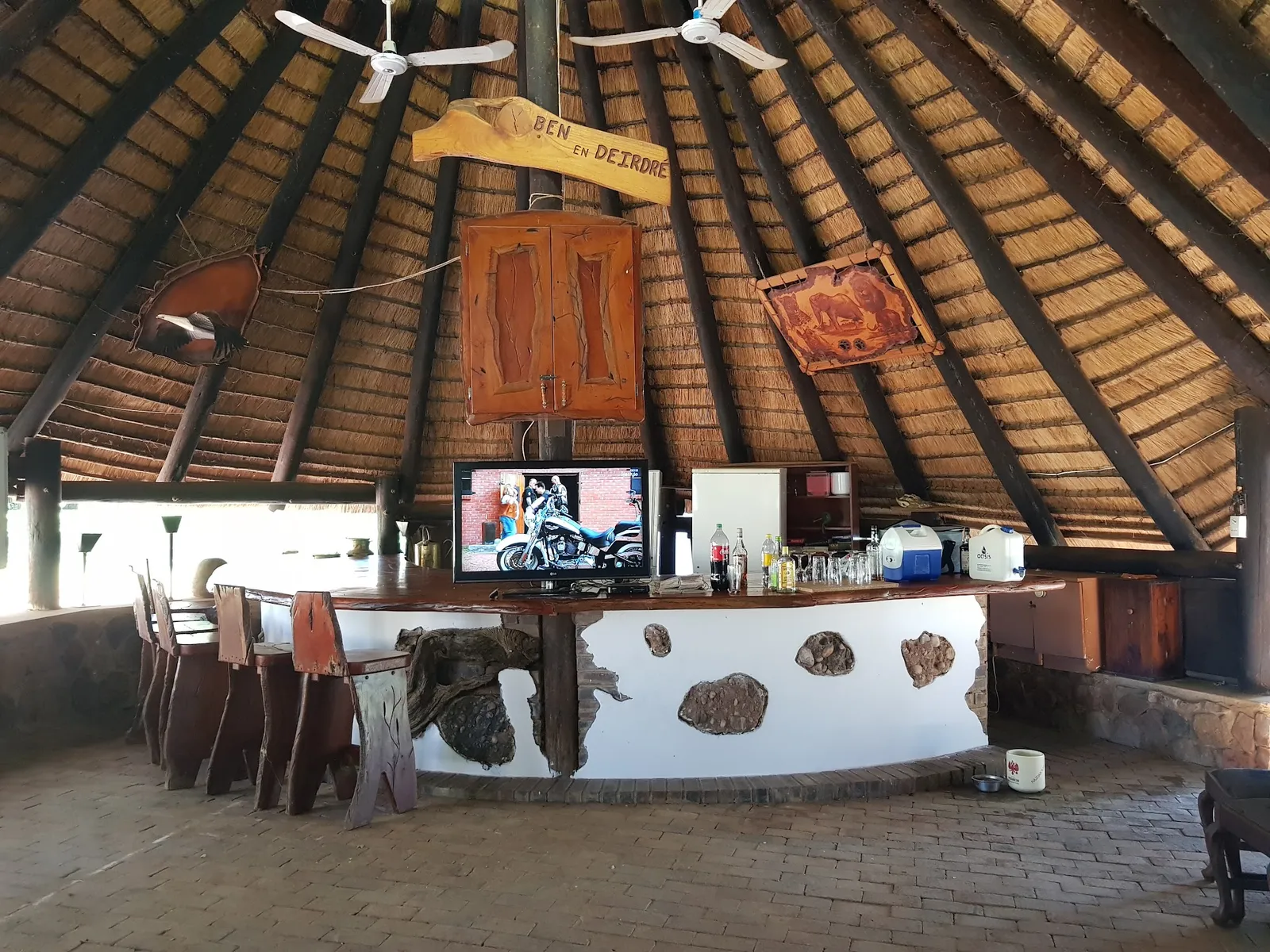 Lapa bar under thatch | Tog Te Lekker - Limpopo - Lephalale - Palala River