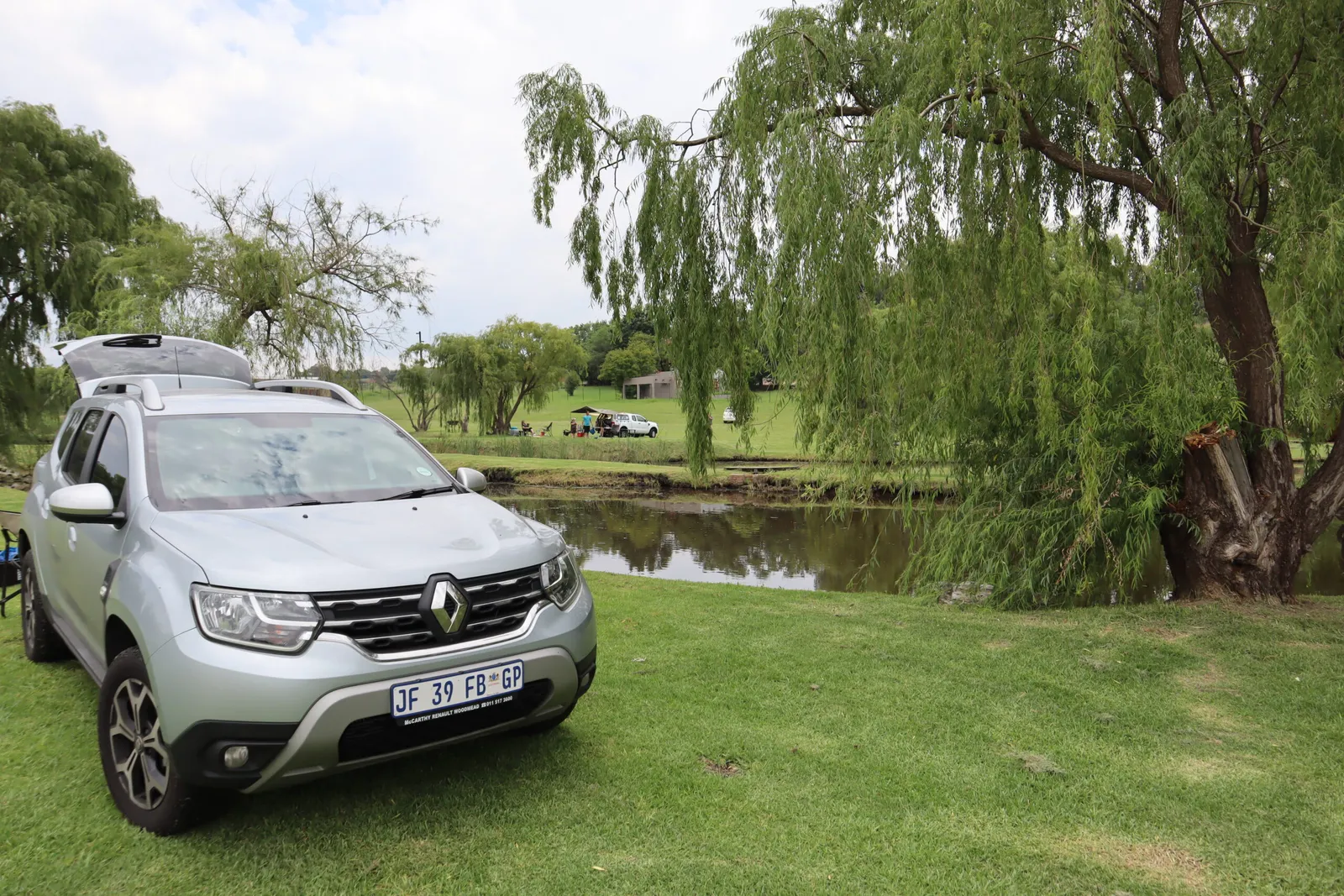 Open bank parking by the water | Willow Waters - Gauteng - Muldersdrift