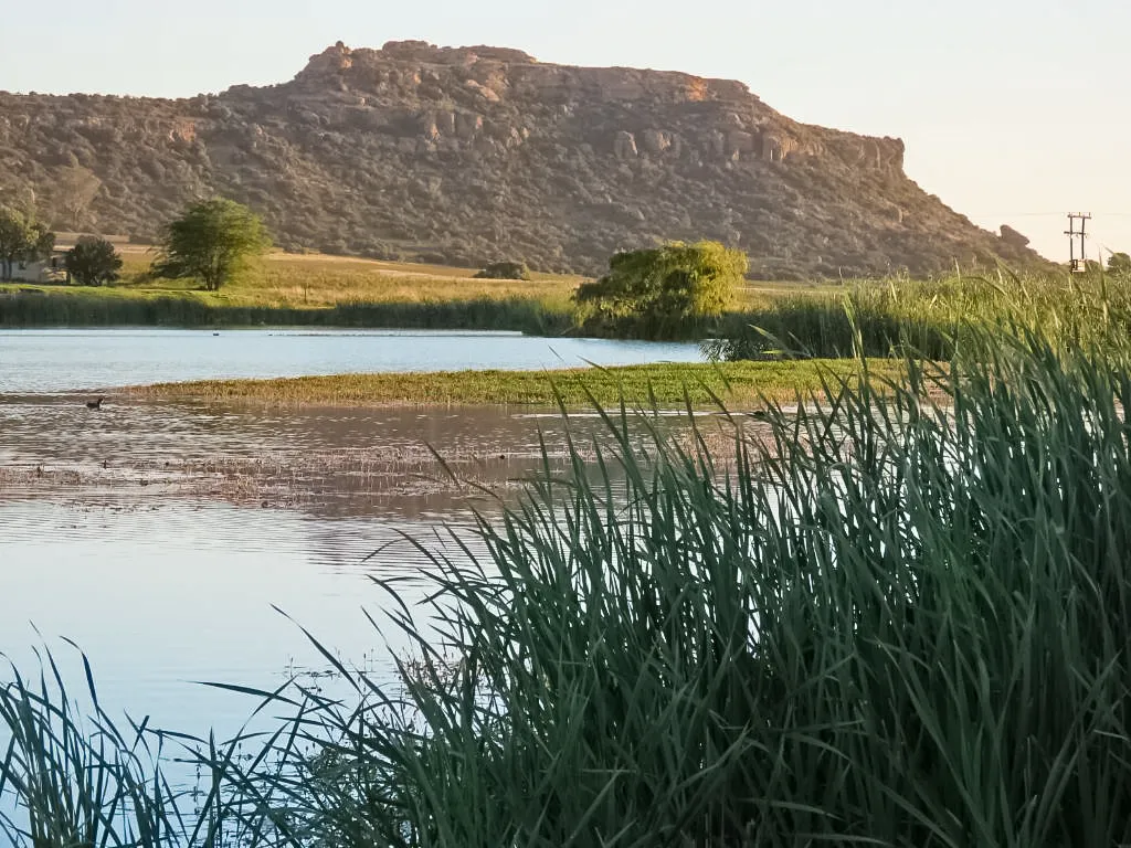Hangklip Dam shoreline | Imla Guest Farm - Free State - Ficksburg