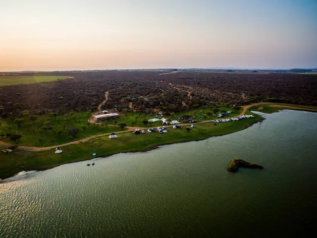 Campers on the dam shore | Die Raasblaar - Limpopo - Groblersdal
