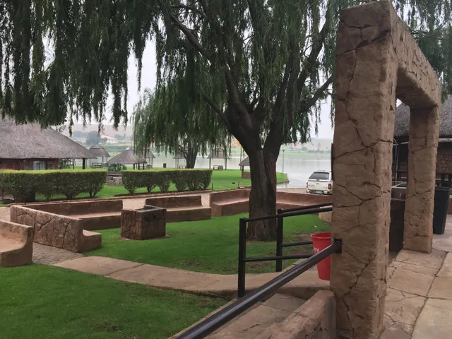 Waterfront lapas on Witbank Dam | Steve's Place (Barham Bay) - Mpumalanga - Witbank - Witbank Dam