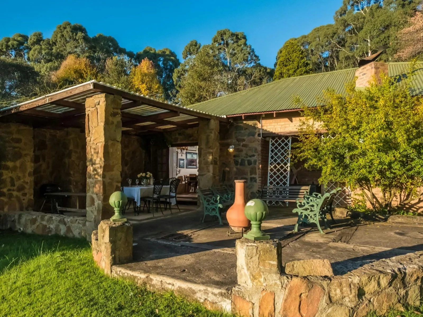 Stone cottage with covered patio | Kinloch - Mpumalanga - Dullstroom