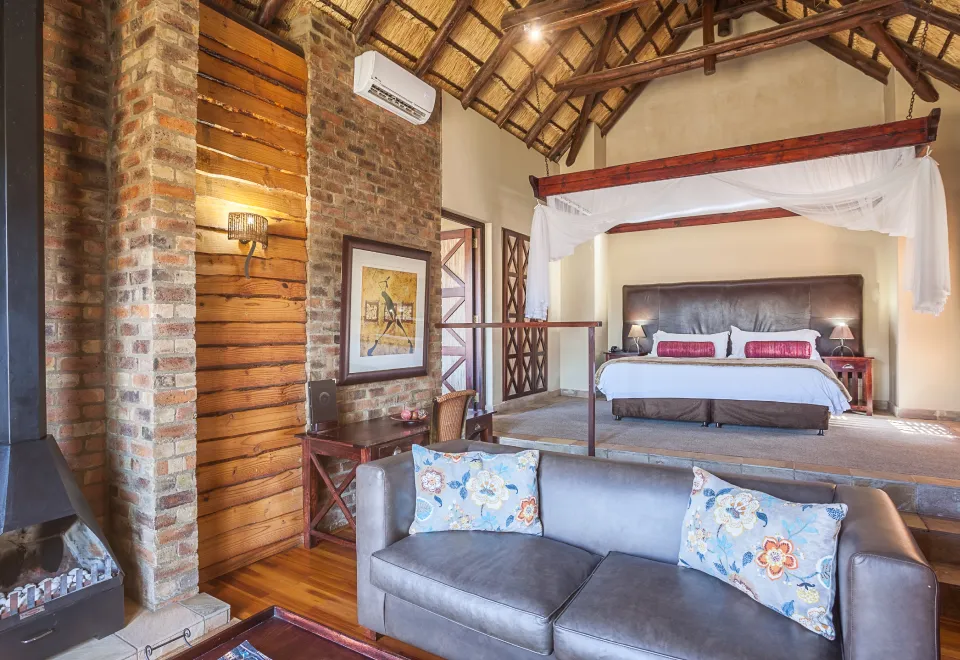 Superior suite lounge | Kloofzicht Lodge & Spa - Gauteng - Muldersdrift