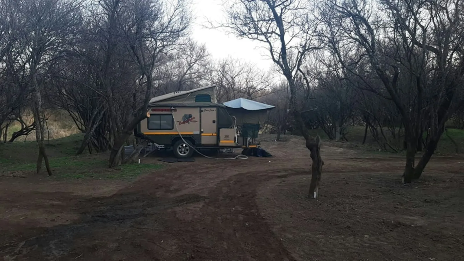 Off-road caravan on a winter stand | Visarend Kampterrein - Free State - Bloemfontein - Modder River