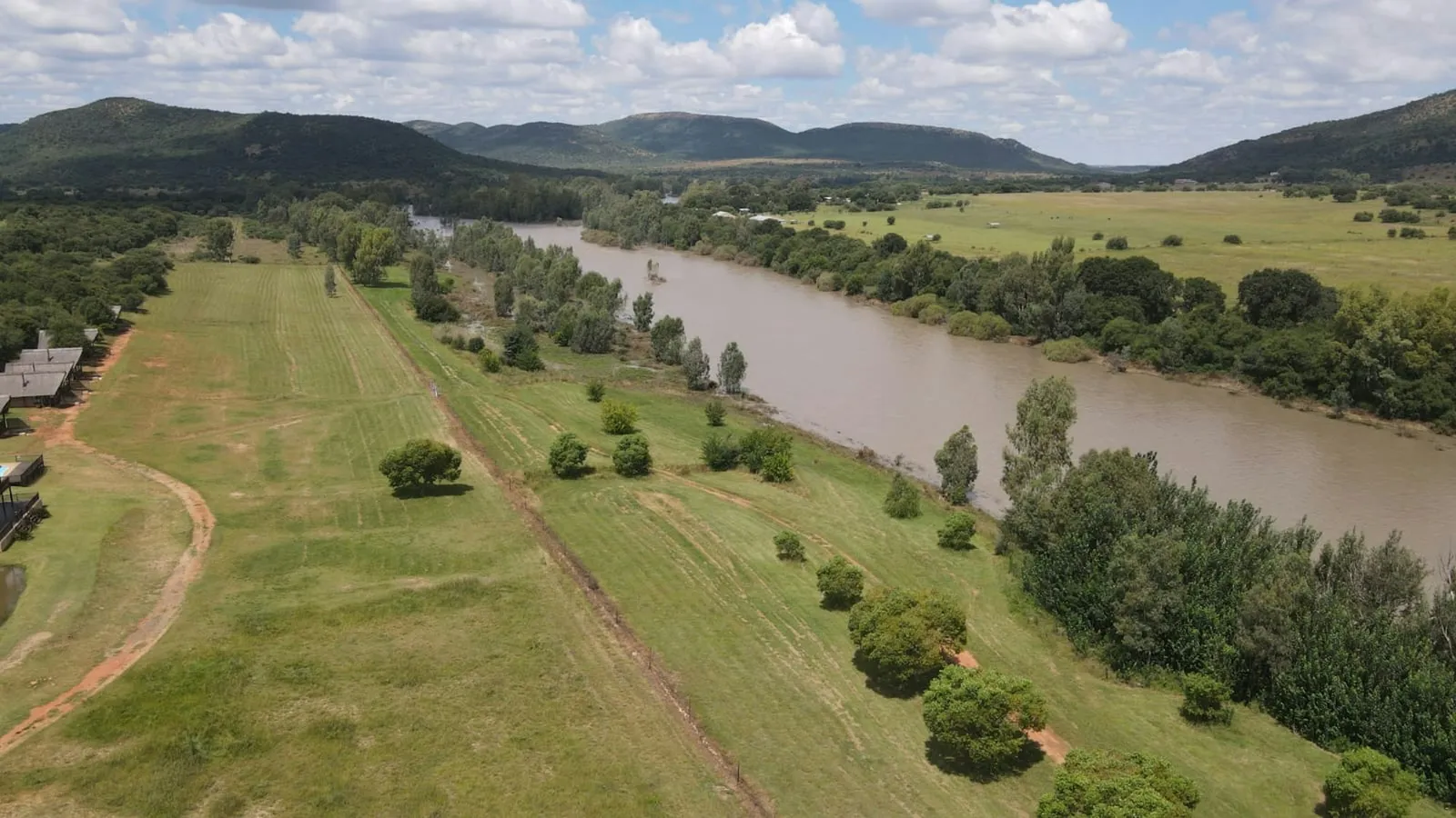 Aerial view of Vaal de Sioleh on the Vaal River | Vaal de Sioleh - North West - Parys - Vaal River