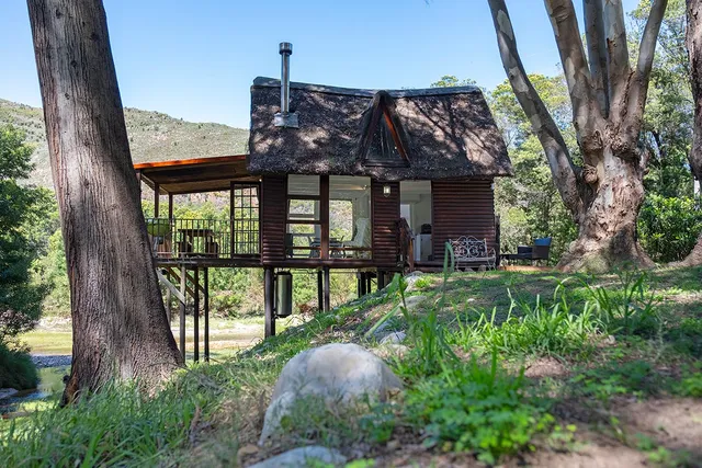 Thatched cottage by the river | La Ferme - Western Cape - Franschhoek