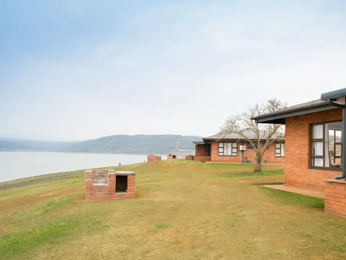 Face-brick chalets and braai stands | Msinsi - Bon Accorde - KwaZulu-Natal - Pietermaritzburg - Albert Falls Dam