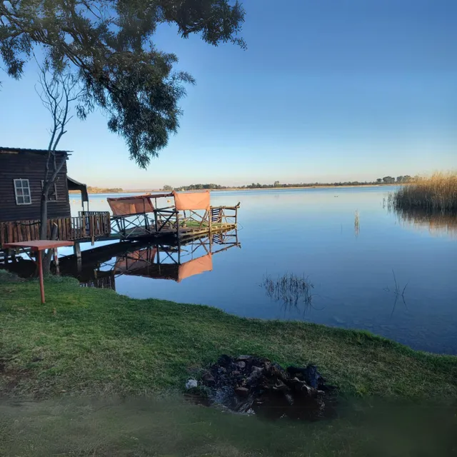Waterfront cabin on Boskop Dam | Klein-Plaas Boskop - North West - Potchefstroom - Boskop Dam