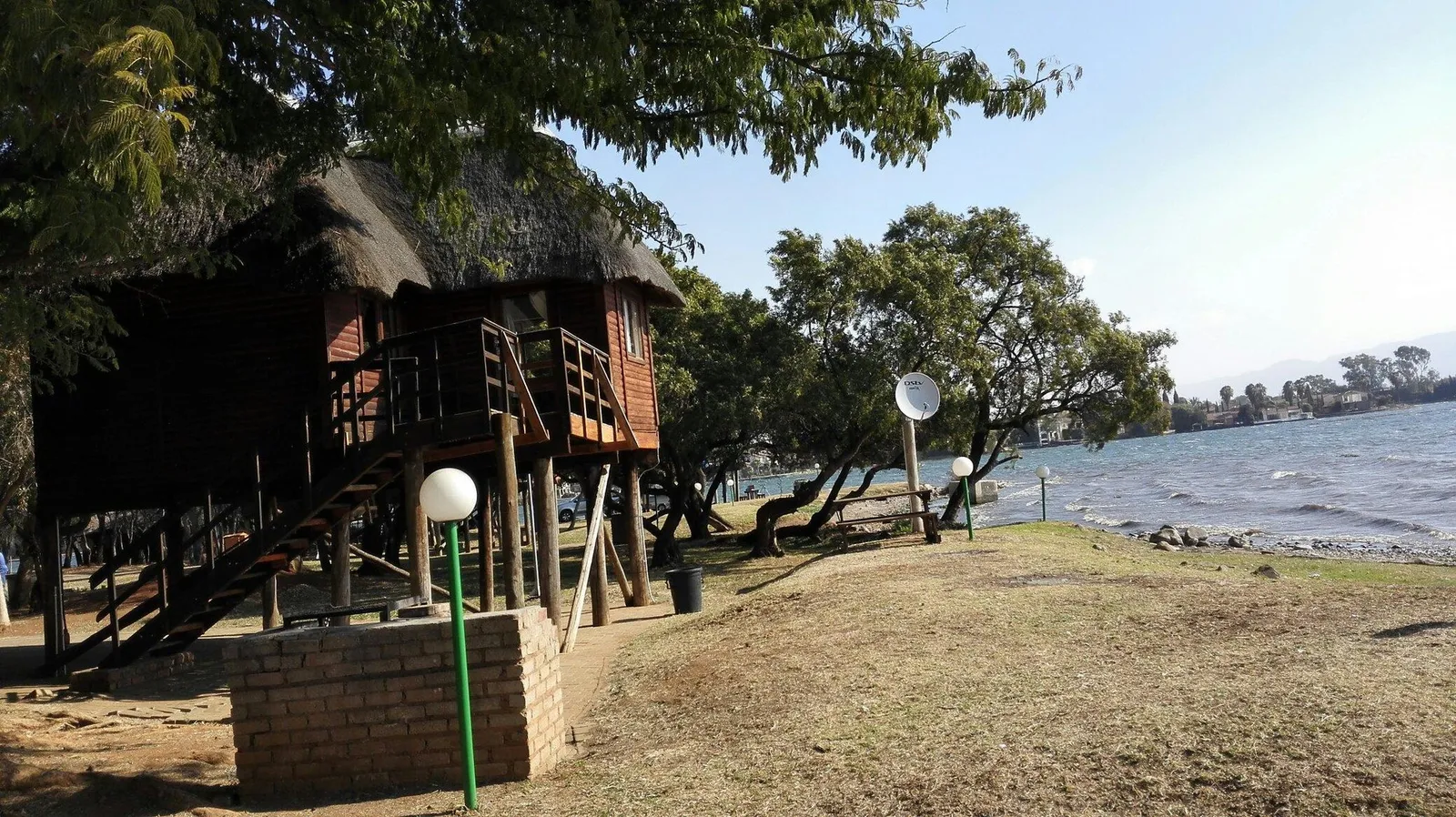 Waterfront log cabin on Hartbeespoort Dam | Eagle Waters Wildlife Resort - North West - Hartebeespoort - Hartbeespoort Dam