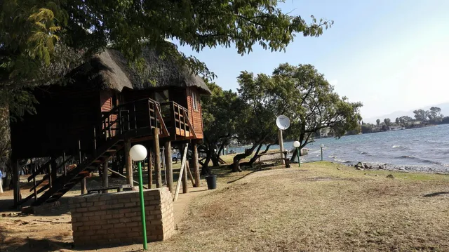 Waterfront log cabin on Hartbeespoort Dam | Eagle Waters Wildlife Resort - North West - Hartebeespoort - Hartbeespoort Dam