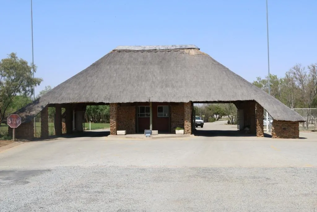 Reserve entrance gate | Willem Pretorius Nature Reserve - Free State - Ventersburg - Allemanskraal Dam