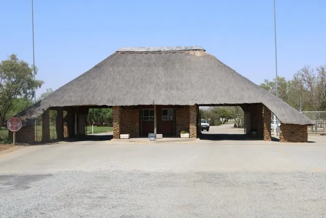 Reserve entrance gate | Willem Pretorius Nature Reserve - Free State - Ventersburg - Allemanskraal Dam