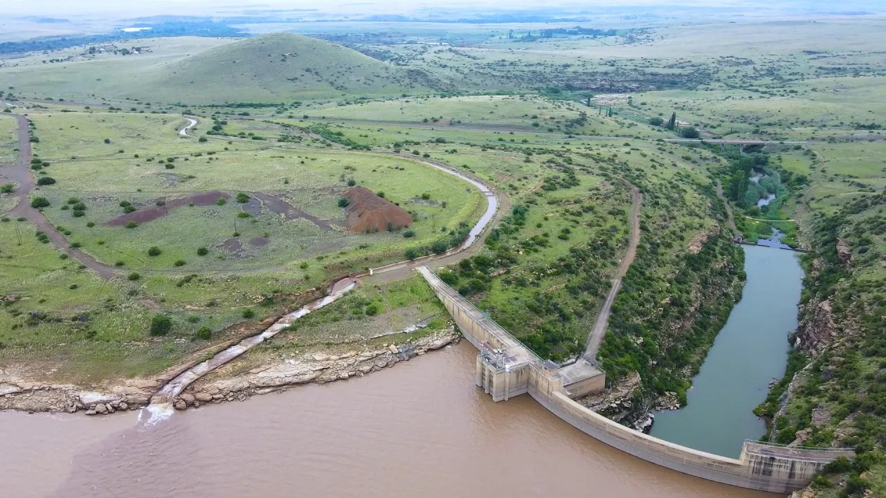 Knellpoort Dam wall and reservoir | Knellpoort Dam - Free State - Wepener - Knellpoort Dam