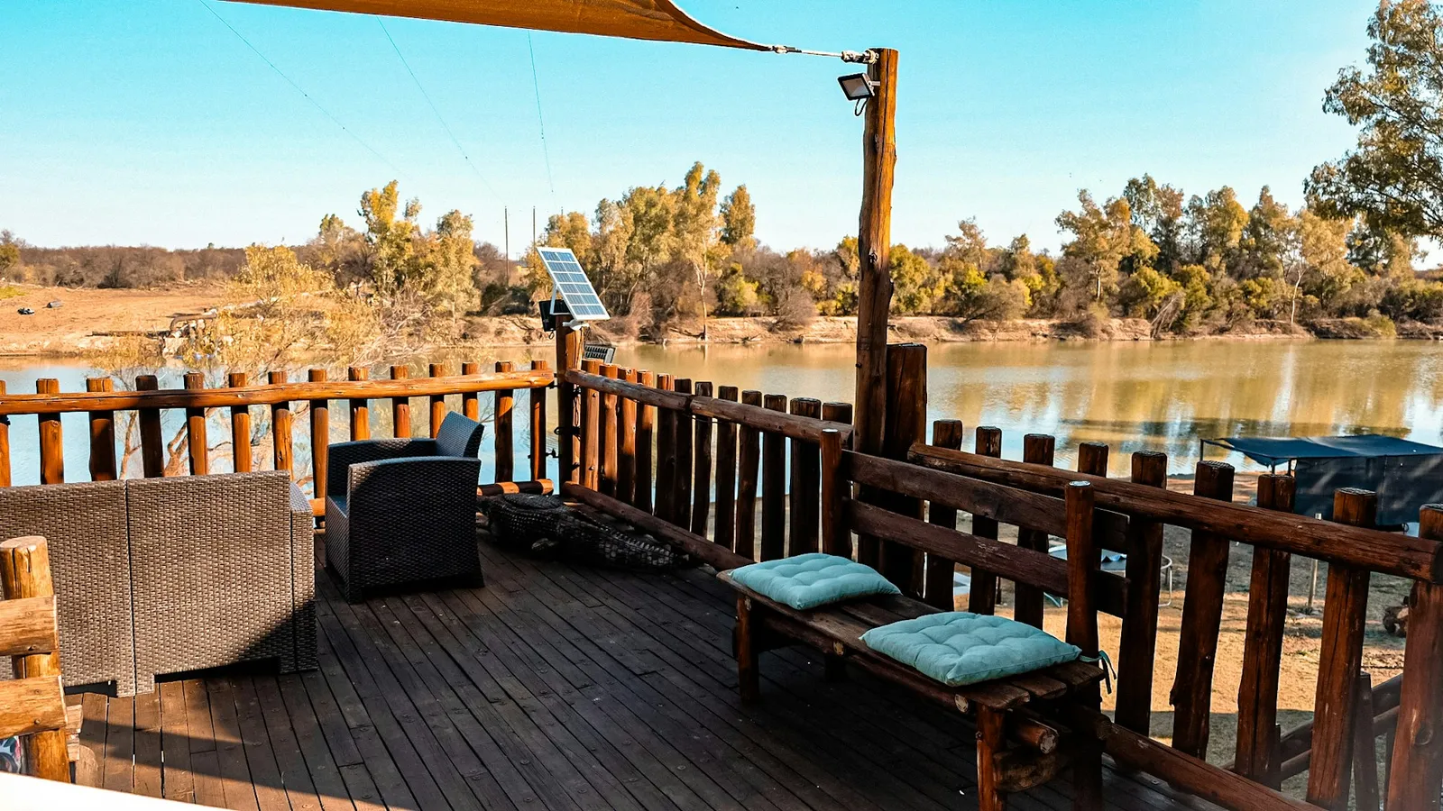 River deck overlooking the Vaal | Umgede River Lodge - North West - Bloemhof - Vaal River