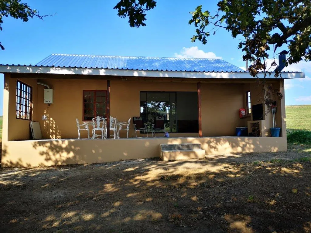 Dam cottage with braai patio | Fountain Hall Guest Farm - KwaZulu-Natal - Mooi River - Mearns Dam
